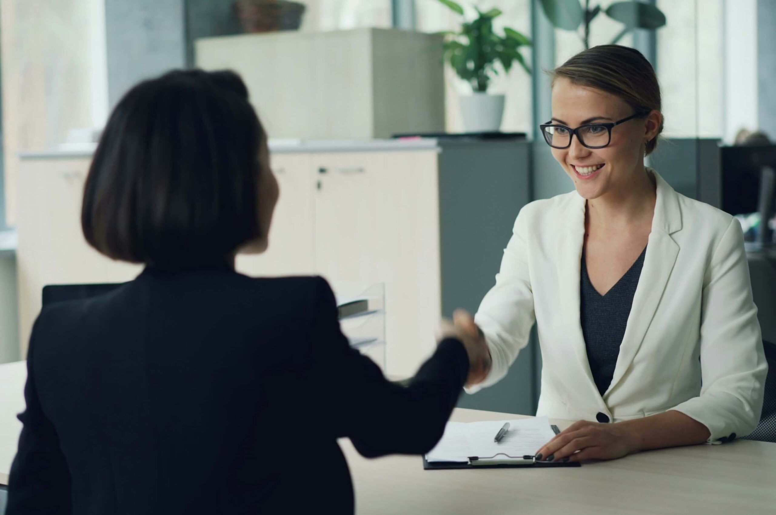 Headhunter finden und engagieren